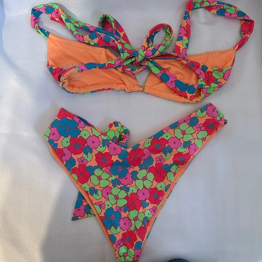 Frankies Bikinis Neon Floral Two Piece Set Multiway‎ Bandeau High Cut Large